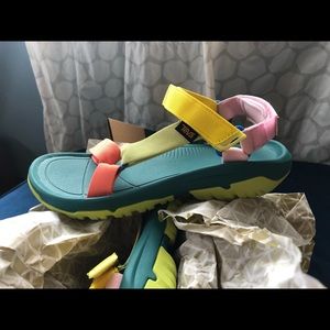 TEVA + Outdoor Voices Collab Women’s XLT2 size 9